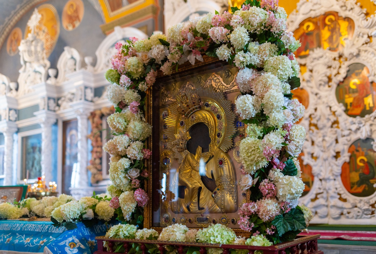 Феодоровская икона Божией матери Кострома Богоявленский монастырь