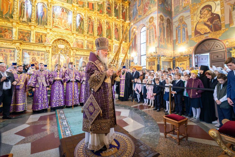 В праздник Воздвижения Креста Господня Святейший Патриарх Кирилл совершил Литургию в храме преподобной Евфросинии Московской в Котловке г. Москвы - Всемирный Русский Народный Собор (ВРНС)