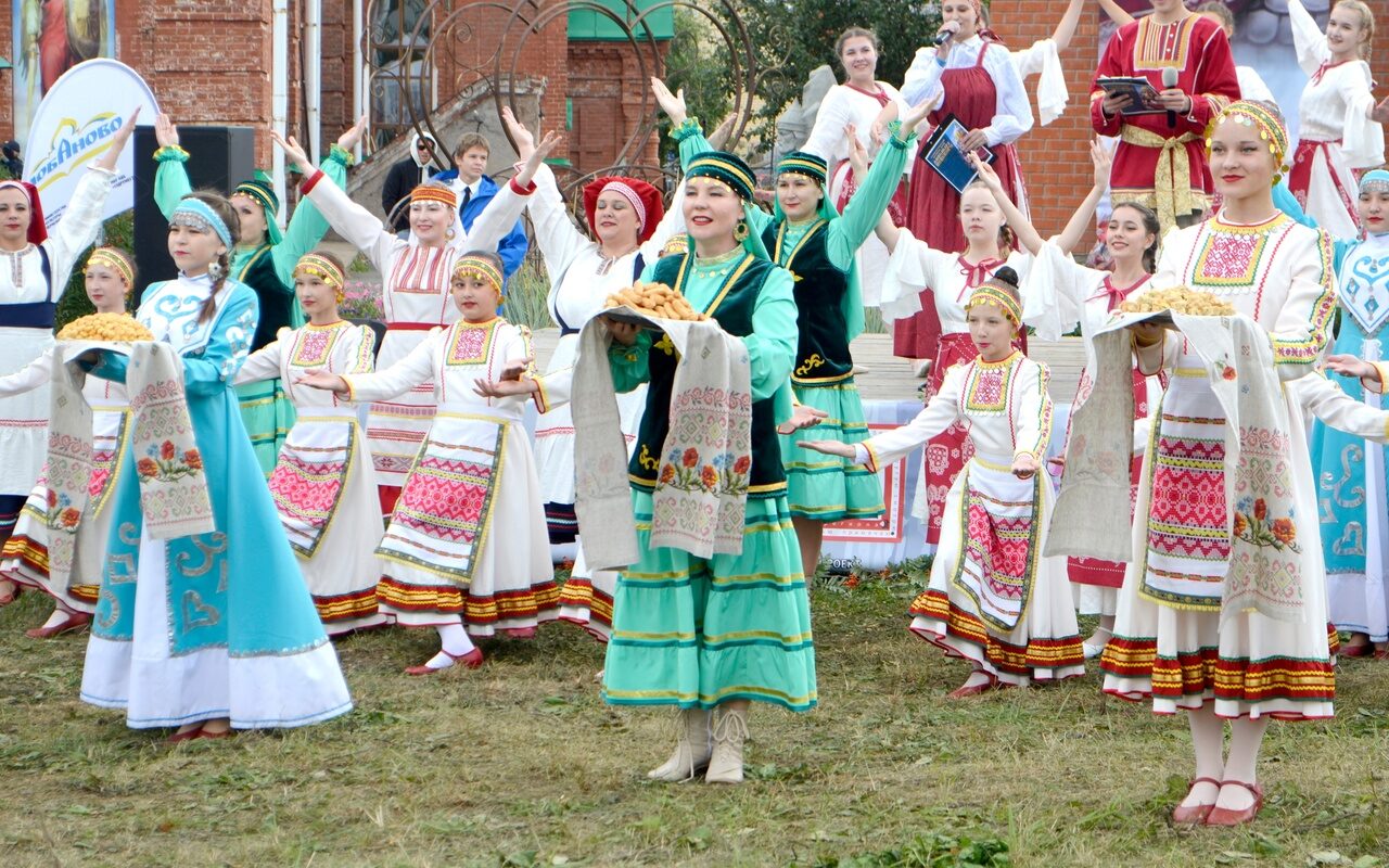 В Лобаново состоялся традиционный духовно-исторический фестиваль -  Всемирный Русский Народный Собор