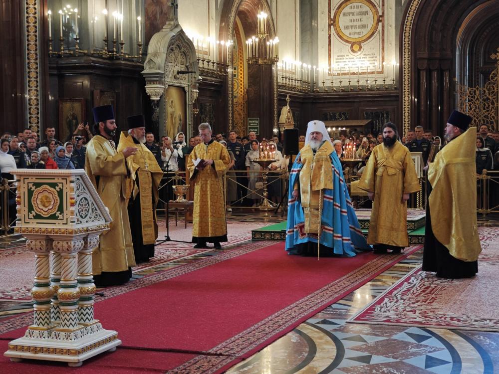 Председатель Синодального отдела по взаимодействию с Вооруженными силами совершил молебен иконе Божией Матери «Неопалимая Купина» в Храме Христа Спасителя в Москве - Всемирный Русский Народный Собор (ВРНС)