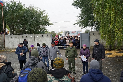 В Варгашах священники благословили мобилизованных защитников Отечества