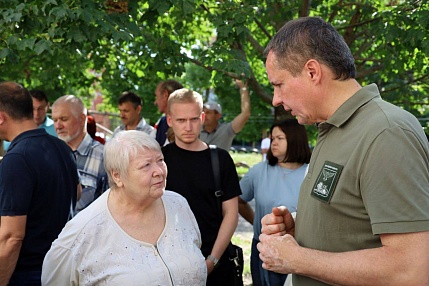 Губернатор встретился с жильцами дома №9 по улице Железнодорожная в Шебекино