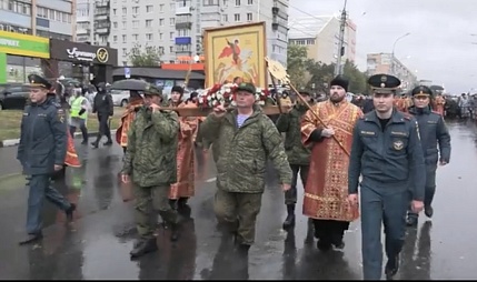 Всероссийский молебен о Победе проходит в Ульяновске