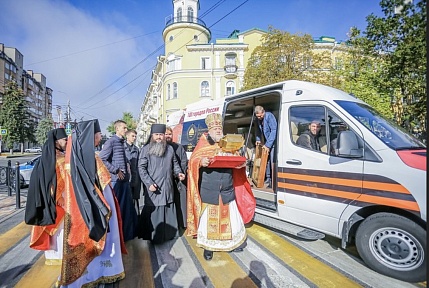 В рамках Всероссийского молебна о Победе в Ставрополь принесены мощи святого великомученика Георгия Победоносца