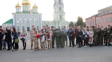 В Туле в День воинской славы России Молодежный центр ВРНС провел соревнования по национальным видам спорта