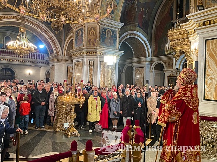 Митрополит НИКОН возглавил богослужение СВЯТОЙ ПАСХИ