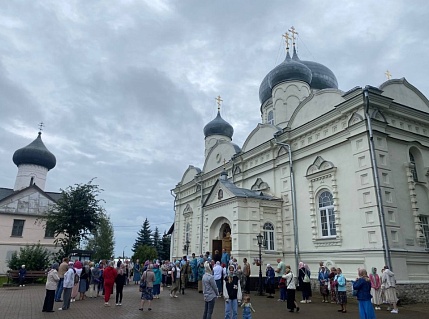 В Покровском соборе совершен молебен перед Казанской иконой Богородицы 