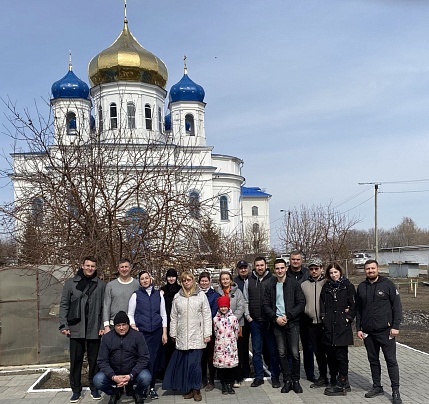 Православные общественники провели субботник в Свято-Казанском женском монастыре