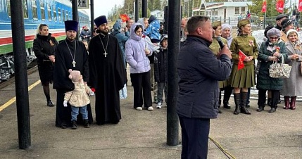 Благочинный Алданского округа принял участие во встрече «Эшелона Победы»