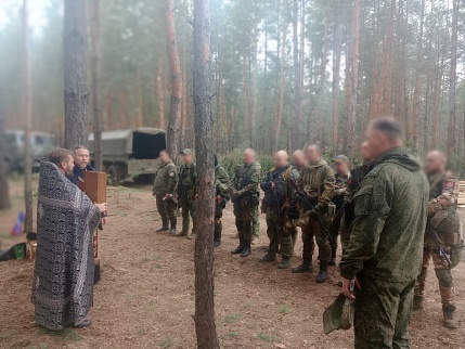 Священнослужители Элистинской епархии посетили воинов Калмыкии в зоне СВО