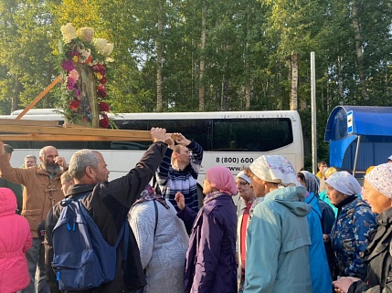 В Новокузнецком округе прошёл Всекузбасский крестный ход от 09.09.2022