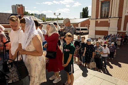 В Саратове Казанской иконе Божией матери поклонилось рекордное число людей – 45 тысяч человек