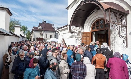 Прифронтовой Белгород встретил великую святыню, чтоб вознести молитвы о Победе