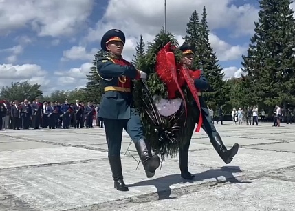 81 год назад началась Великая Отечественная война. Возложение венков в Новосибирске