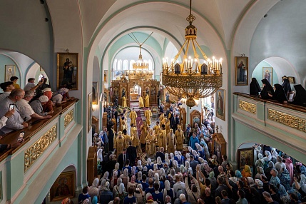 Святейший Патриарх Кирилл совершил Литургию в Иоанновском ставропигиальном монастыре в Санкт-Петербурге