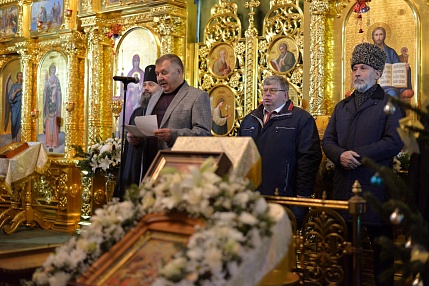 Представители власти и общественности поздравили православных с праздником Рождества Христова