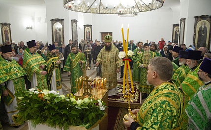 Глава Волгоградской митрополии совершил панихиду по Александру Суворову