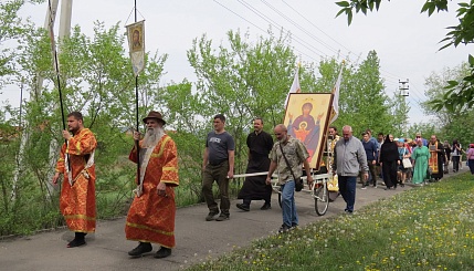 В Кызыле прошел ежегодный Крестный ход с иконой Божией Матери “Неупиваемая Чаша”