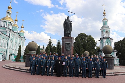 В день памяти иконы Божией Матери «Неопалимая Купина» сотрудники Главного управления МЧС Рoссии по Тамбовской области приняли участие в благодарственном молебне