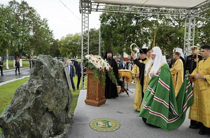 Святейший Патриарх Кирилл освятил закладной камень храма благоверного князя Димитрия Донского на территории военной части в Петропавловске-Камчатском