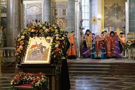 Мощи великомученика Георгия Победоносца принесены в Санкт-Петербург