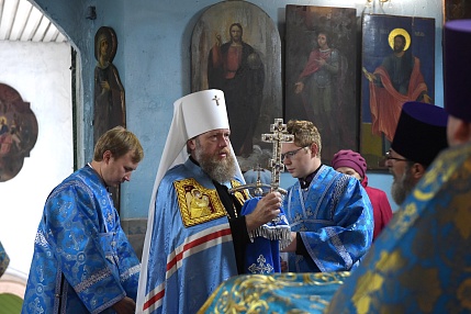 В праздник иконы Божией Матери «Прибавление ума» митрополит Савва совершил Литургию в Андреевском храме Вологды