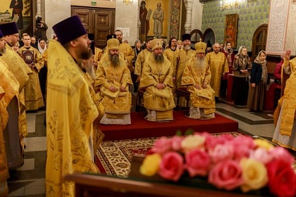 В праздник Собора Екатеринбургских святых в Храме на Крови города Екатеринбурга совершена праздничная Литургия