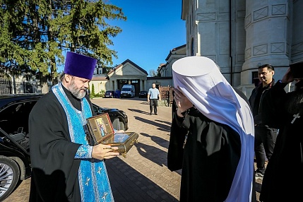 Торжественная встреча ковчега с частицей пояса Пресвятой Богородицы