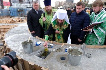 В Астрахани заложили первый камень в основание будущего храма Александра Невского