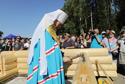 В Вологде сегодня за один день построили деревянную часовню утраченного в 1972 году Спасо-Всеградского собора