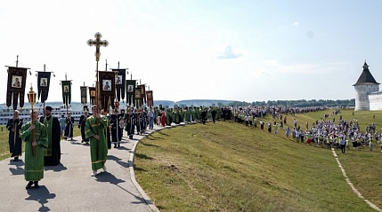 2500 человек приняли молитвенное участие в праздновании дня памяти основателя Свято-Троицкого Макарьевского Желтоводского монастыря