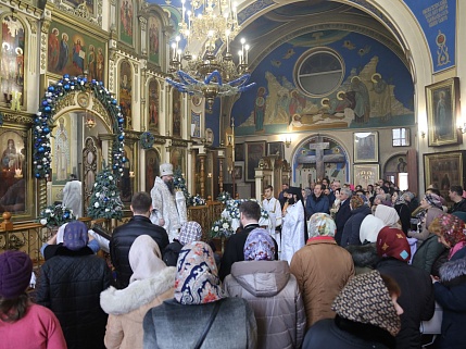 В праздник Рождества Христова архиепископ Варлаам возглавил Литургию в Свято-Успенском соборе Махачкалы