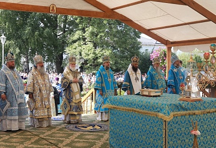 В праздник Толгской иконы Божией Матери в Толгском монастыре Ярославской митрополии отпраздновали 35-летие возрождения монашеской жизни