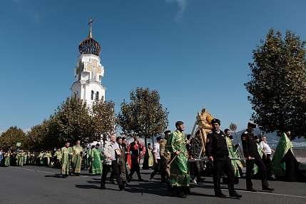 В городе-герое Новороссийский прошёл крестный ход в поддержку  российского воинства